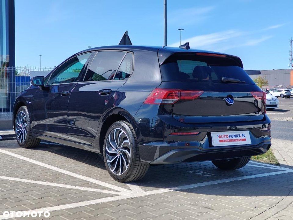 Volkswagen Golf - 6