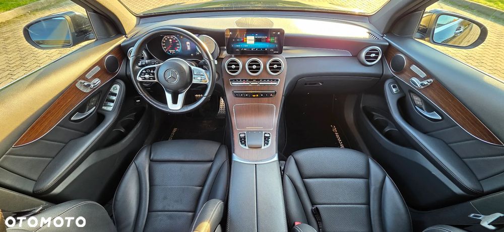 Mercedes-Benz GLC 300 4Matic 9G-TRONIC AMG Line - 14