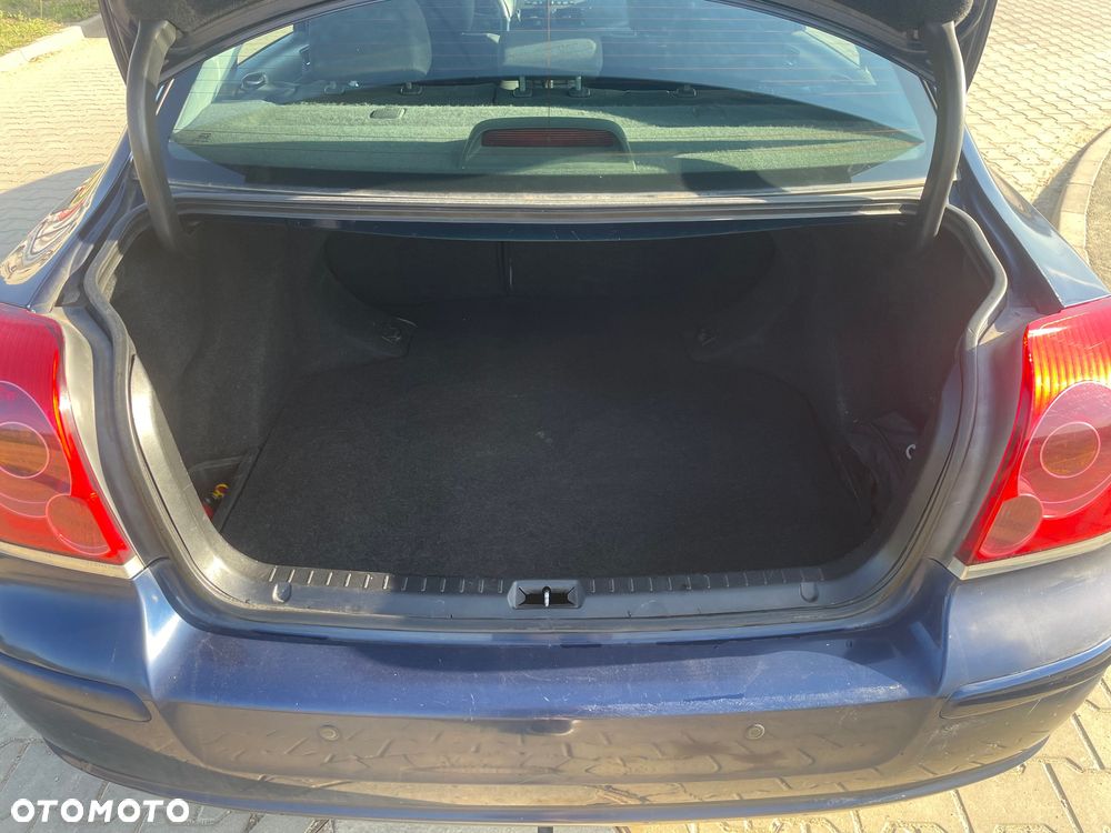Toyota Avensis - 5