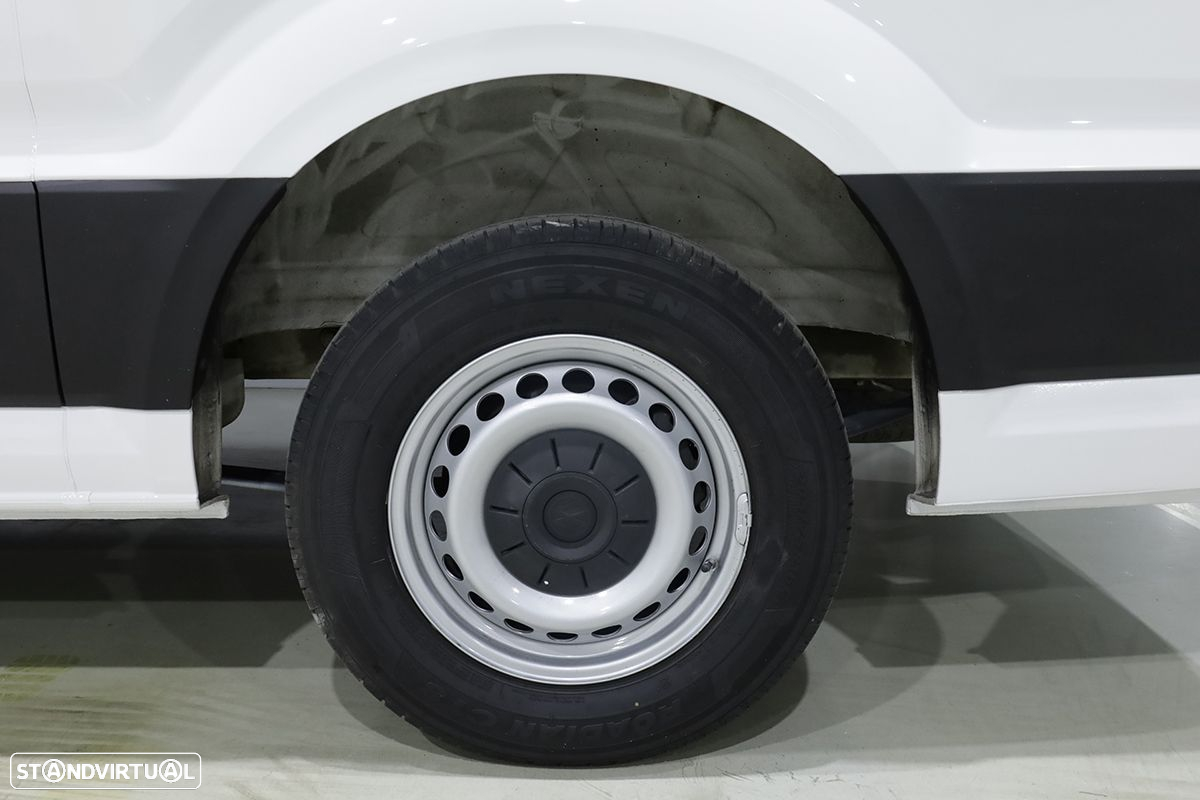 VW crafter 35 2.0 tdi l3h3 médio ta - 5