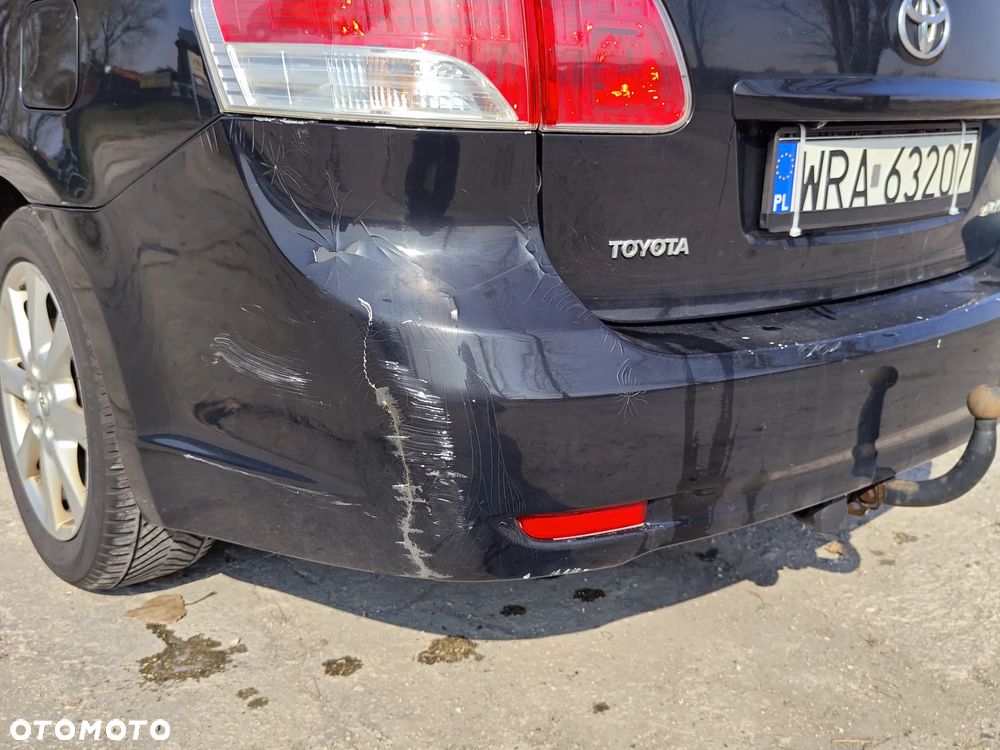 Toyota Avensis 2.0 D-4D - 9