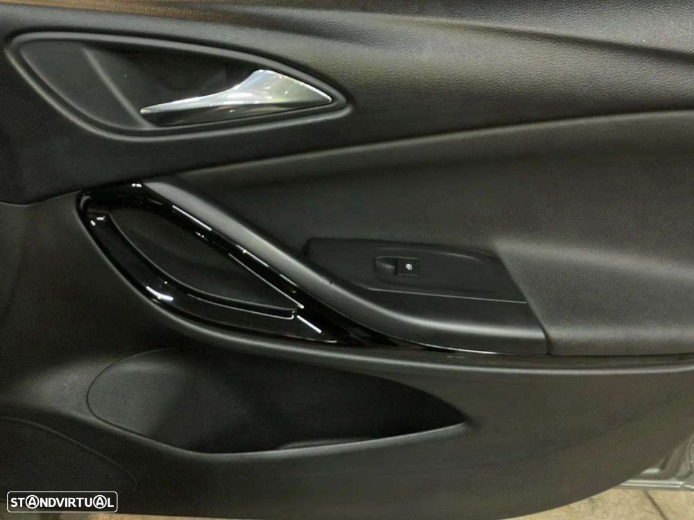 Opel Astra Sports Tourer - 20