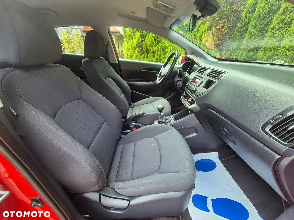 Kia Rio 1.2 Dream Team Edition - 37