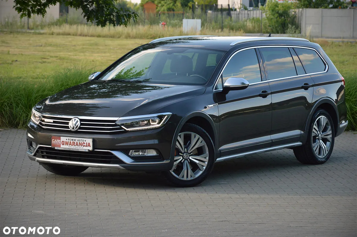 Volkswagen Passat Variant 2.0 TDI SCR 4Motion DSG Alltrack - 23
