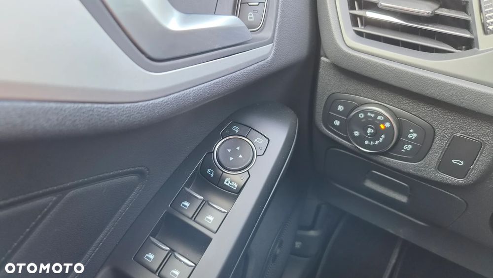Ford Focus 1.5 EcoBlue Start-Stopp-System TITANIUM DESIGN - 24