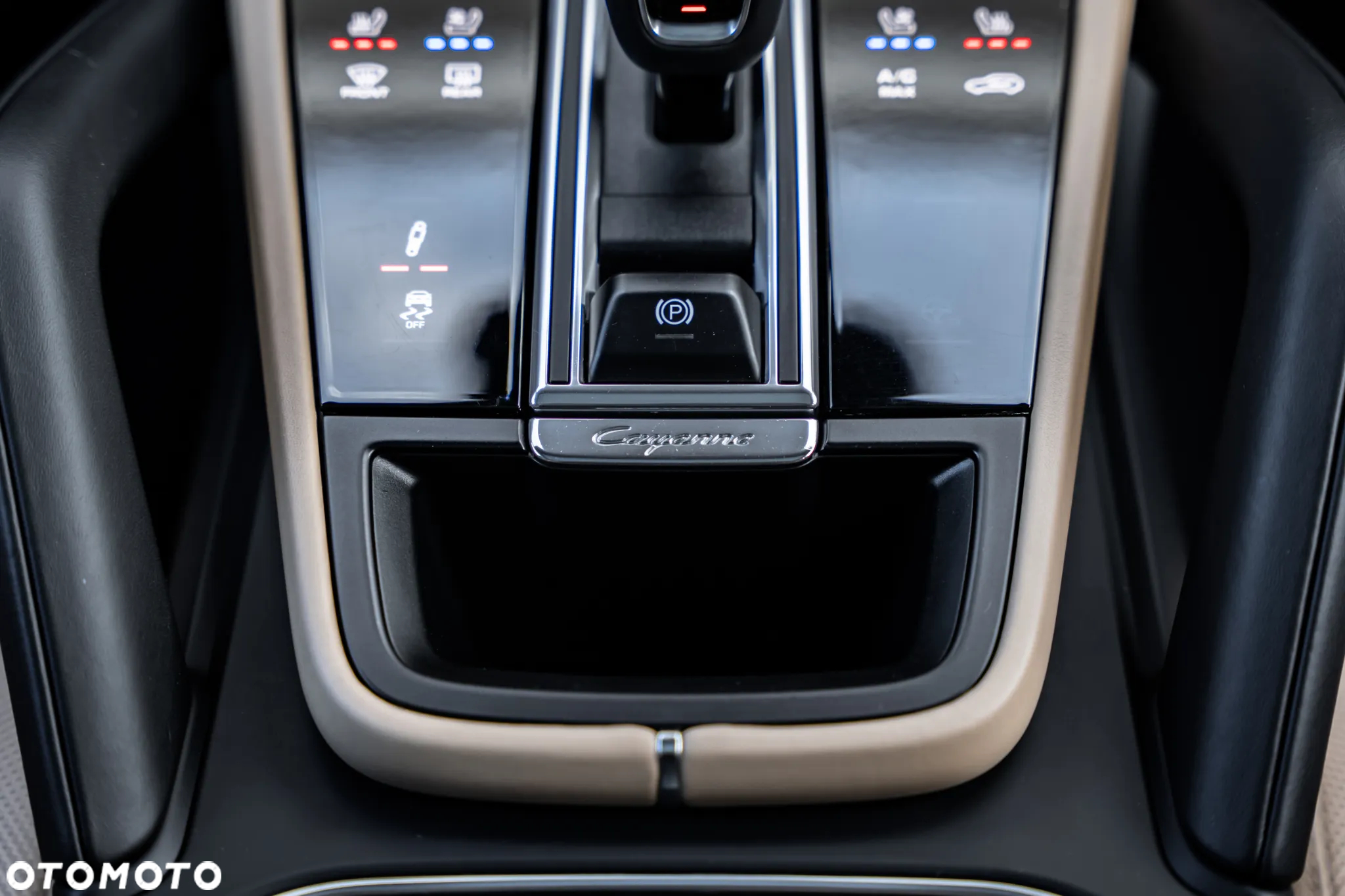 Porsche Cayenne - 35