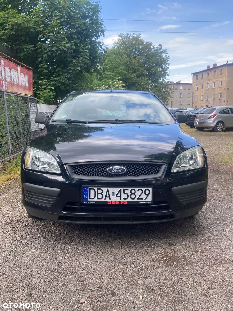 Ford Focus 1.6 16V Ambiente - 1