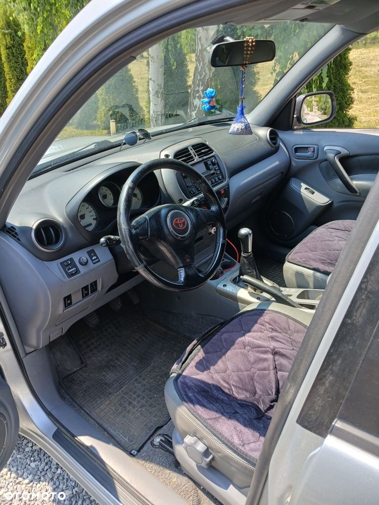 Toyota RAV4 - 7