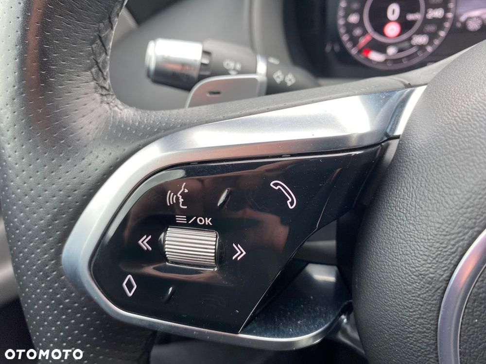 Jaguar XE P300 AWD R-Dynamic HSE - 39