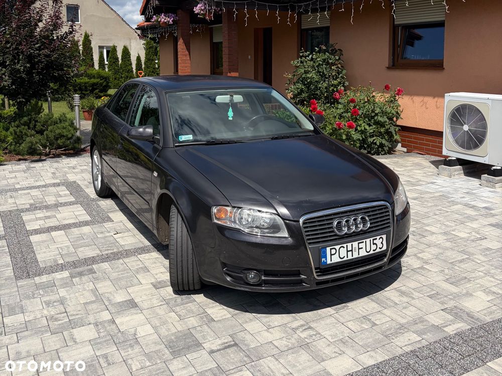 Audi A4 Limousine - 1
