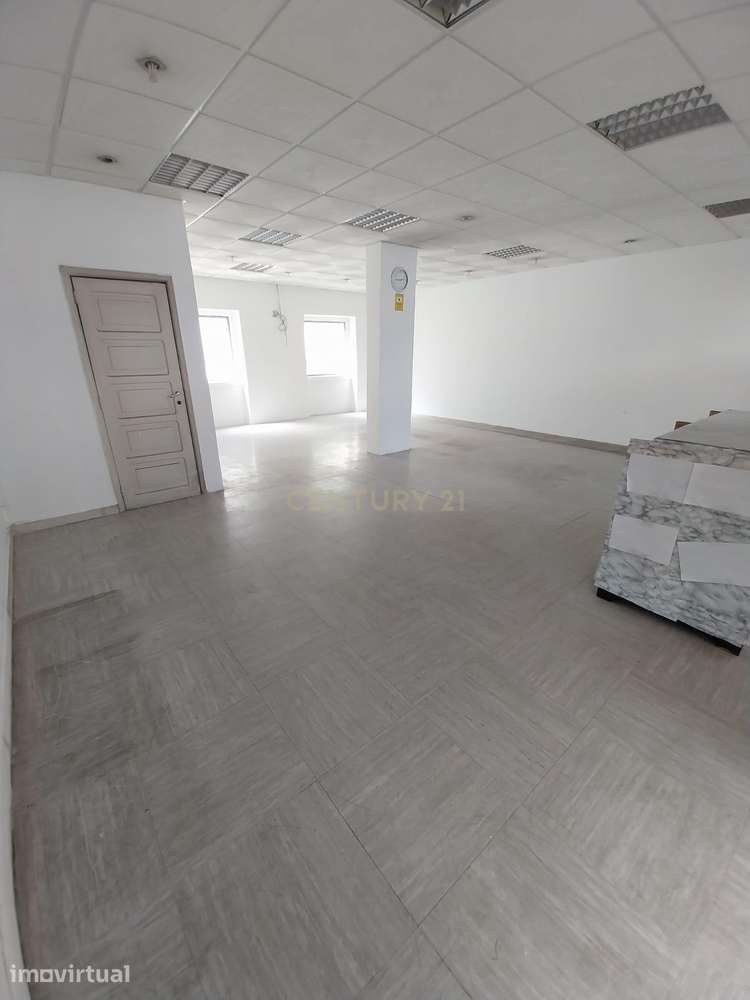 Espaço Comercial na Cova da Piedade / Almada - Grande imagem: 2/17