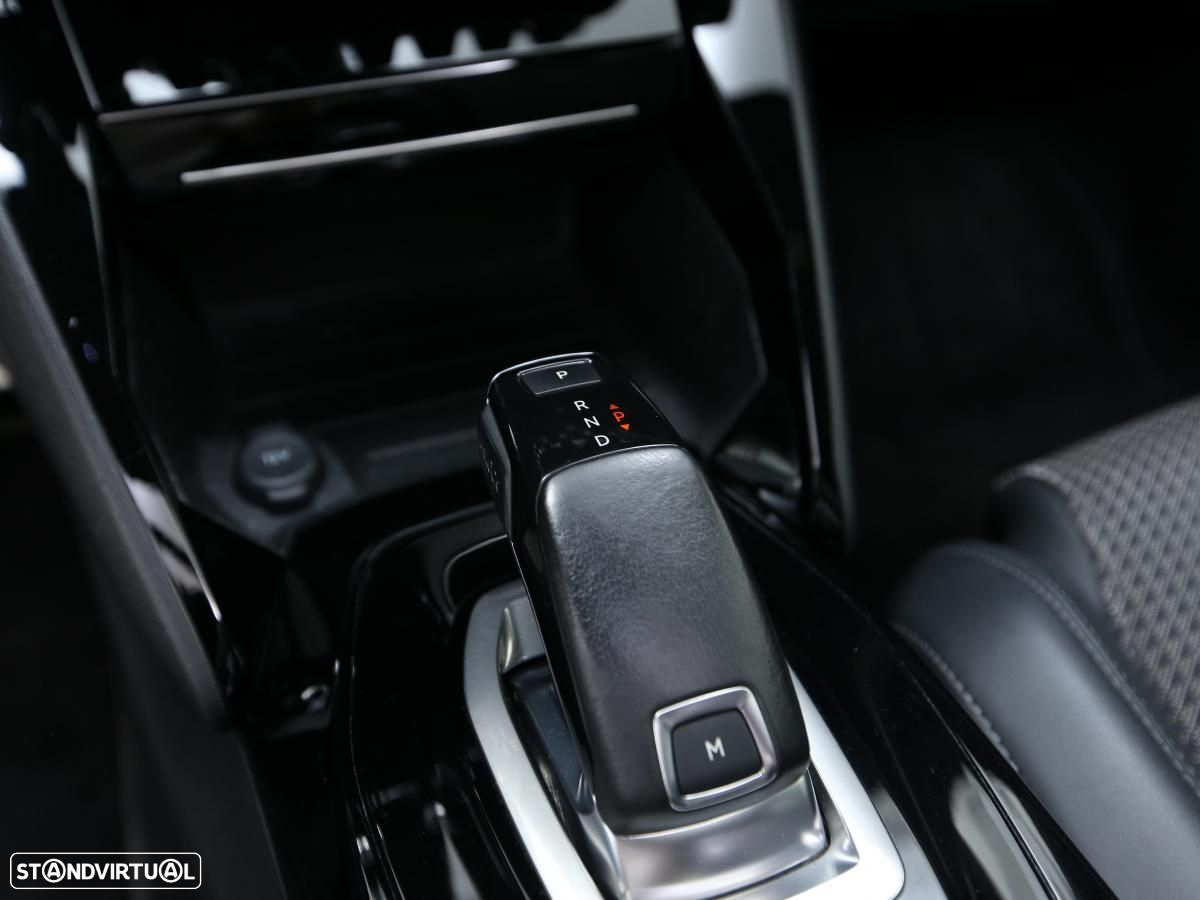 Peugeot 2008 1.5 BlueHDi GT EAT8 - 19