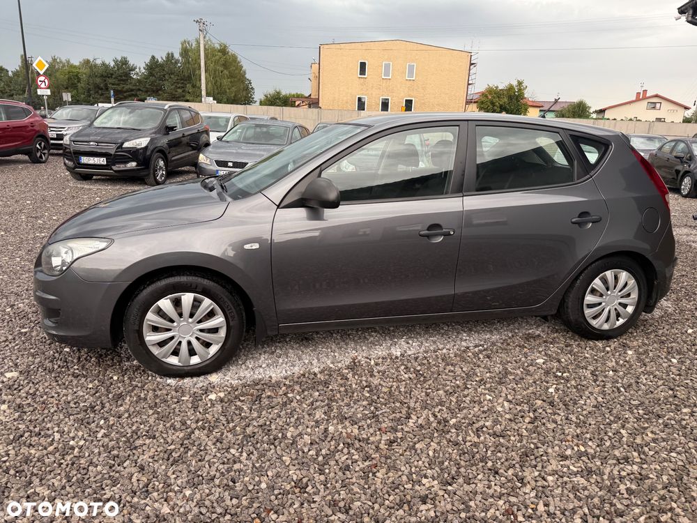 Hyundai i30 1.4 Base + - 28
