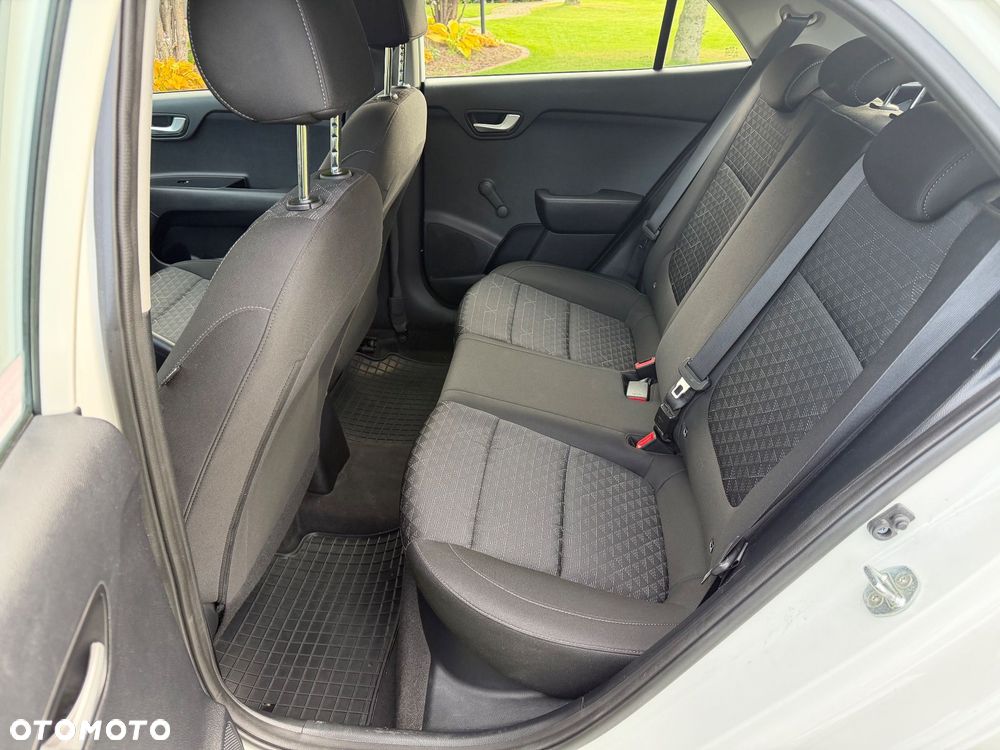 Kia Rio 1.2 M - 12