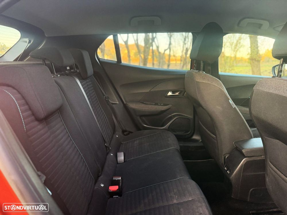 Peugeot e-2008 Style - 14