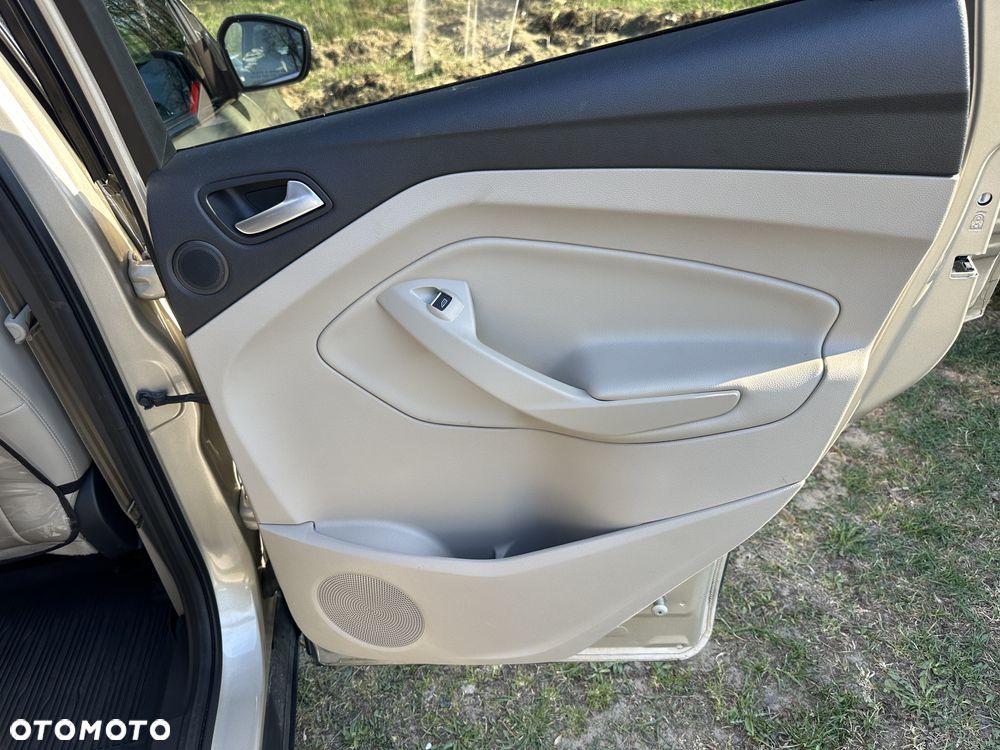 Ford Escape ver-2-0-ecoboost-awd-titanium - 20