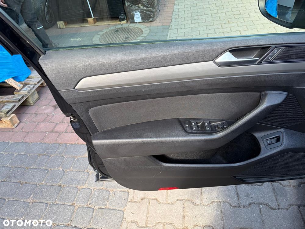 Volkswagen Passat 1.5 TSI EVO Elegance DSG - 22