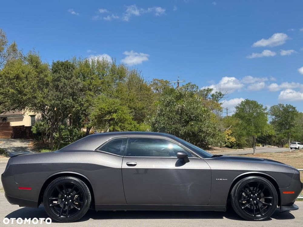 Dodge Challenger 5.7 R/T - 8