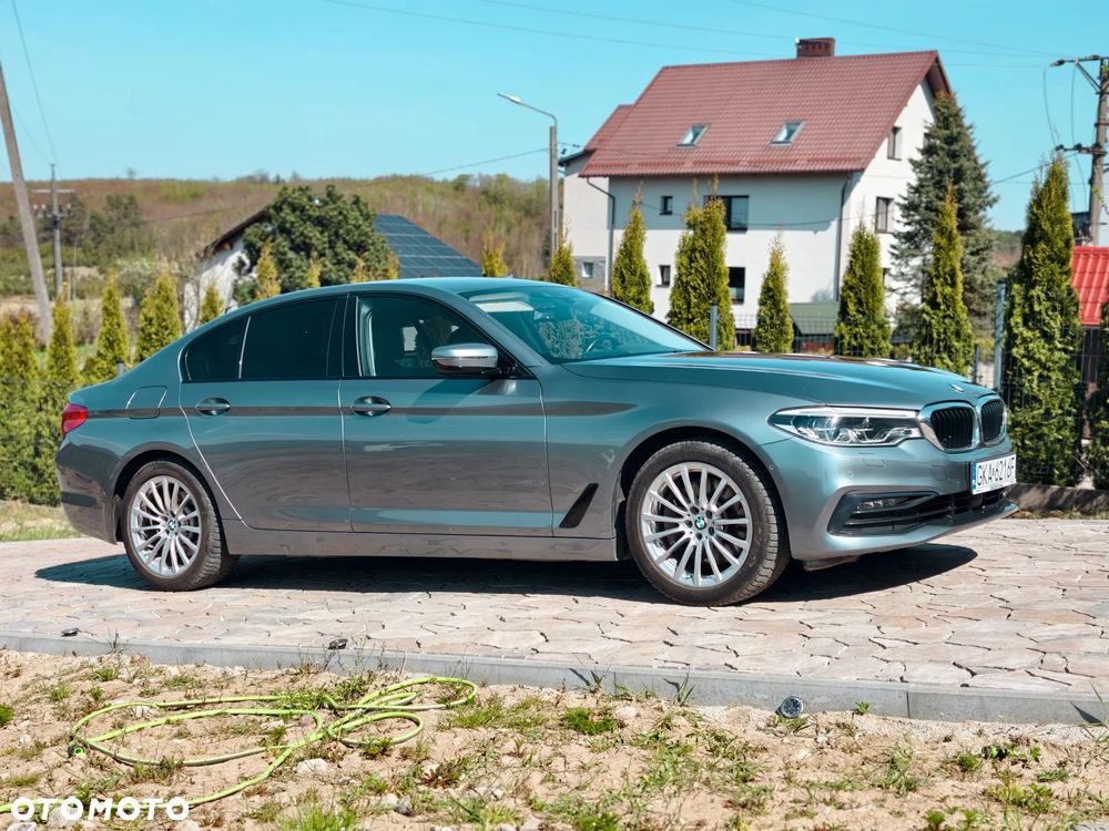BMW Seria 5 530i GPF xDrive Sport Line sport - 10