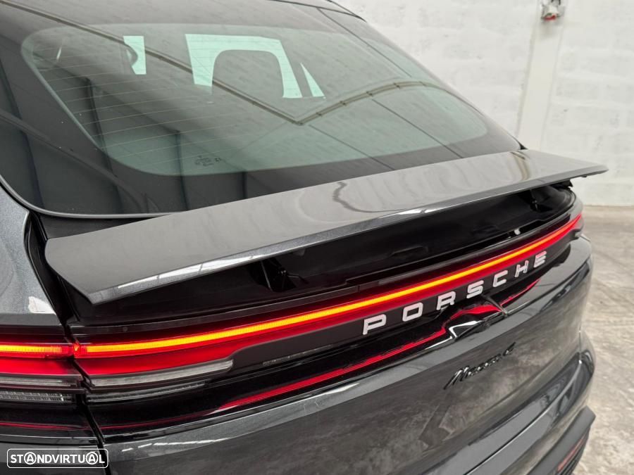 Porsche Macan Electric 4 - 13