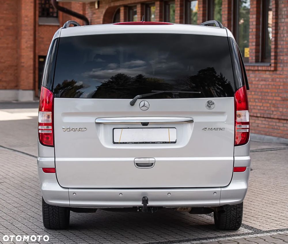 Mercedes-Benz Viano - 11