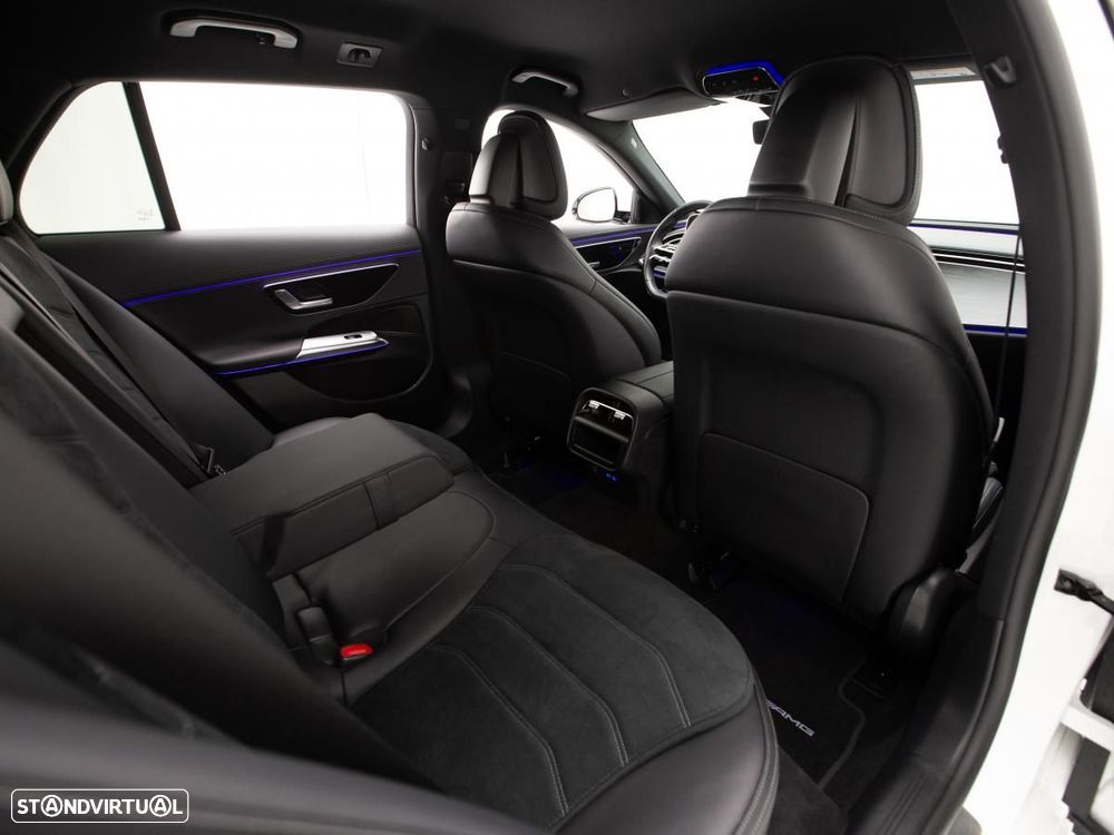 Mercedes-Benz E 300 de AMG Line - 12