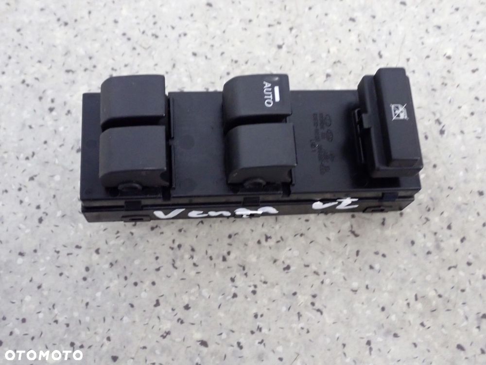 KIA VENGA 09- PANEL SZYB PRZEDNI LEWY 2 SZYBY - 2