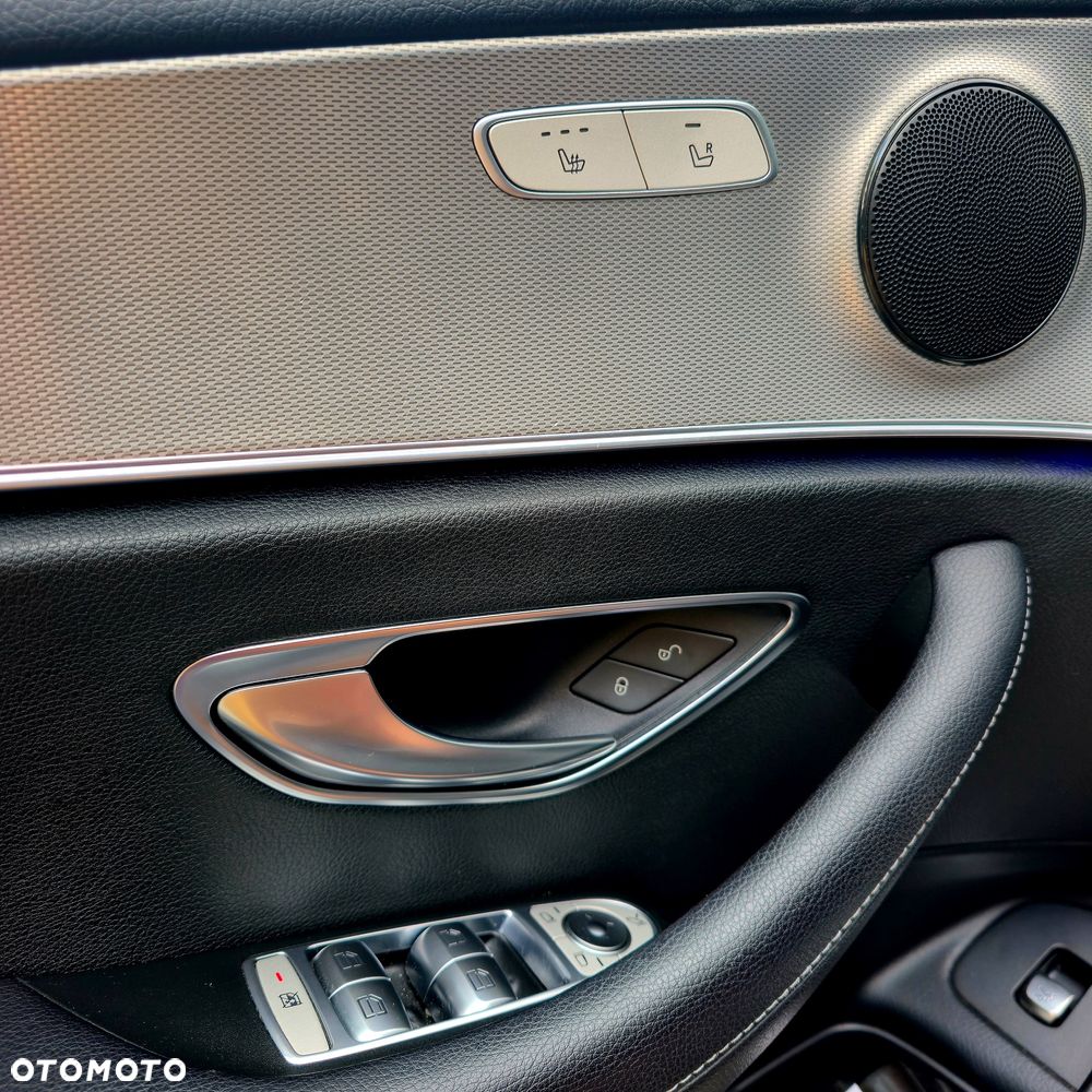 Mercedes-Benz Klasa E 400 4-Matic 9G-TRONIC - 10