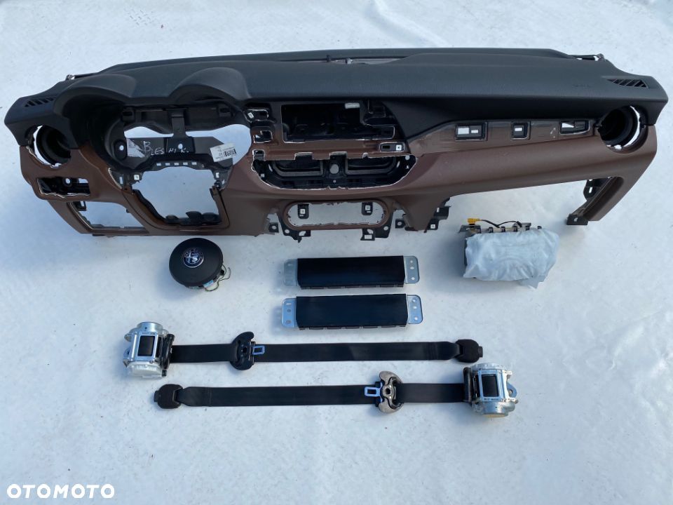 ALFA ROMEO GIULIA DESKA KONSOLA KOKPIT PULPIT PÓŁKA PARAPET PODUSZKI POWIETRZNE KIEROWCY PASAZERA KOLAN KOLANOWE KOLANOWA AIR BAG AIRBAG PASY PAS NAPINACZE DOPINACZE NAPINACZ DOPINACZ USA KANADA CANADA   naprawa regeneracja Raz2 !!! - 5