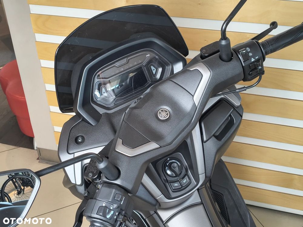 Yamaha NMAX - 7