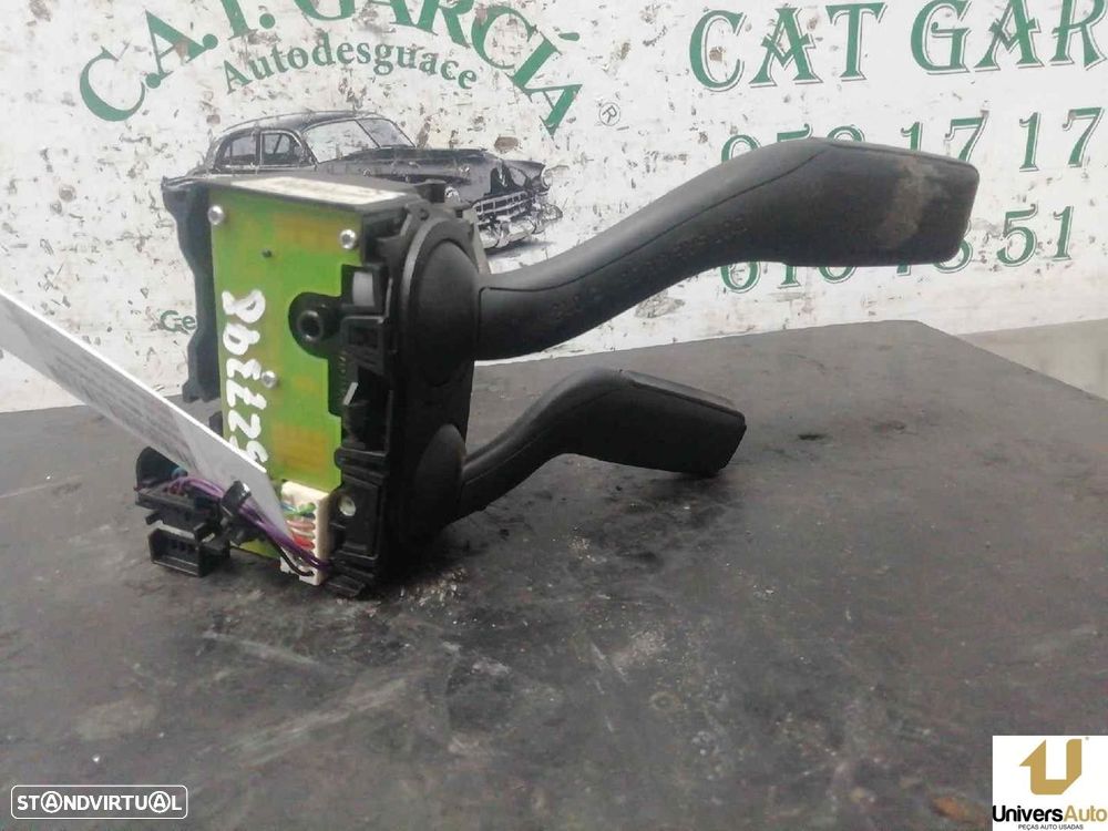 COMANDO MULTIFUNÇÕES AUDI A3 SPORTBACK 2006 -8P0953513B - 2