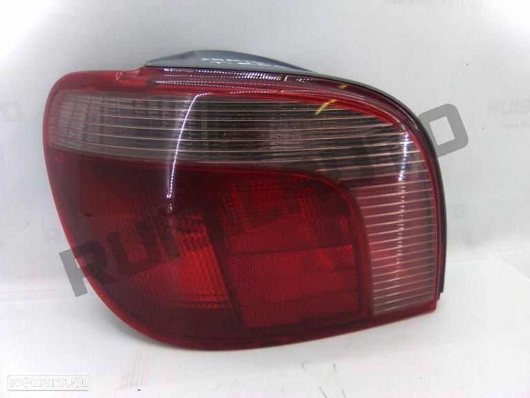 Farolim Trás Painel Esquerdo  Toyota Yaris I (p10) [1999_2005] - 1