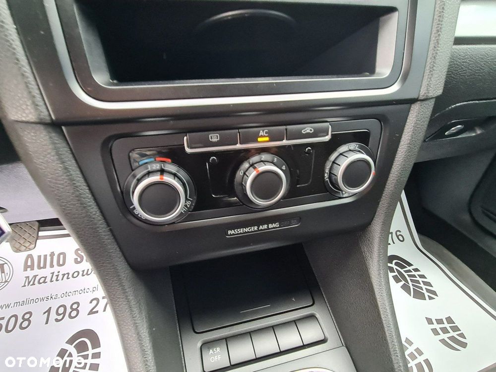 Volkswagen Golf VI 1.6 TDI Comfortline - 11