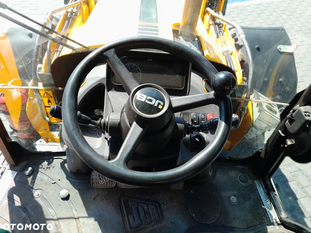JCB JCB 4CX AEC  2023r - 25