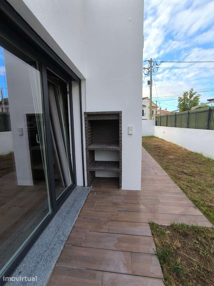 Moradia T3 Moderna com Piscina Quinta do Conde Sesimbra - Grande imagem: 3/16