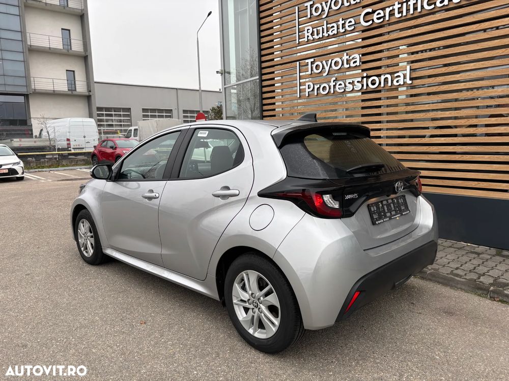 Toyota Yaris - 4