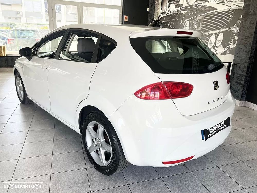 SEAT Leon 1.6 TDI DPF Ecomotive Sport - 3