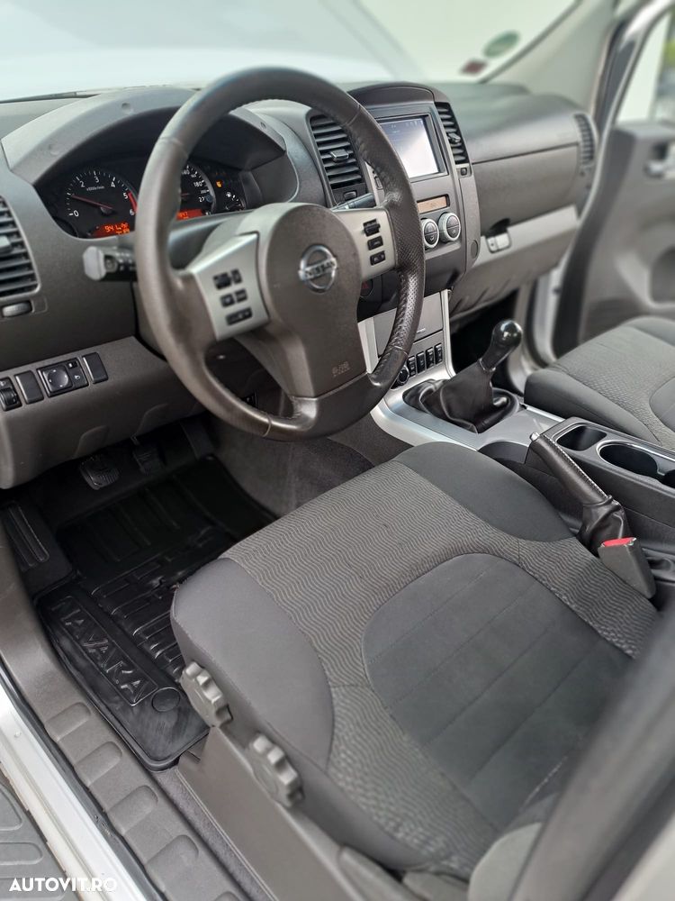 Nissan Navara 2.5 dCi DPF 4X4 Double Cab LE - 8