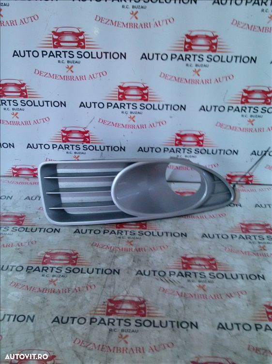 grila proiector dreapta fiat linea 1.6d an fabr. 2014 - 1
