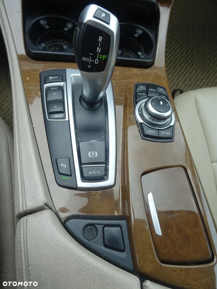 BMW Seria 5 520d - 32