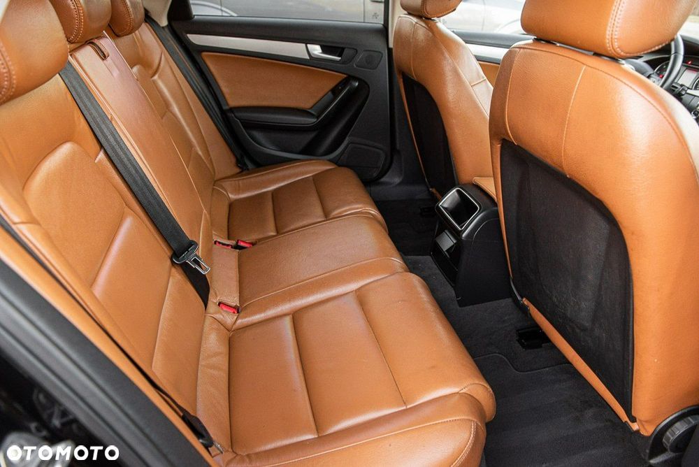 Audi A4 Avant 2.0 TDI DPF S line Sportpaket - 8