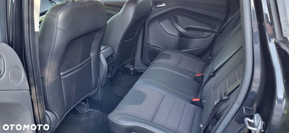 Ford Kuga 1.6 EcoBoost 2x4 Titanium - 24
