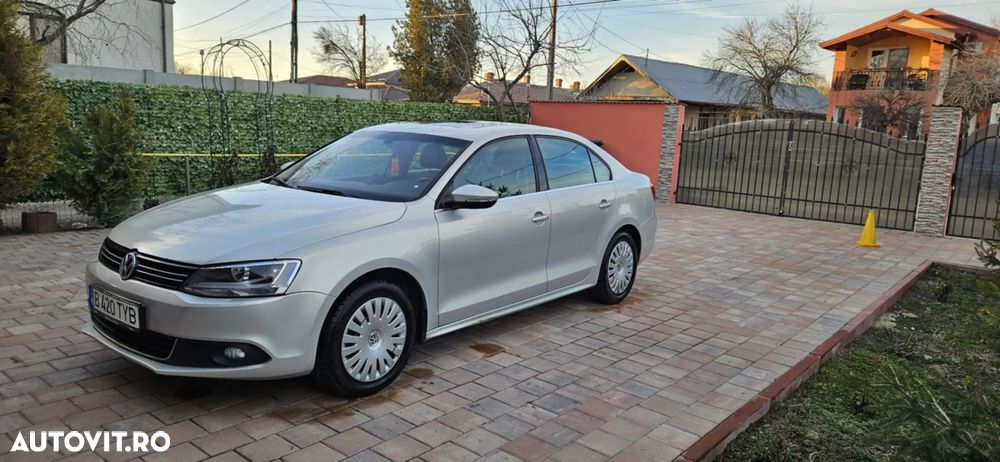 Volkswagen Jetta 1.6 TDI DPF Comfortline DSG - 1