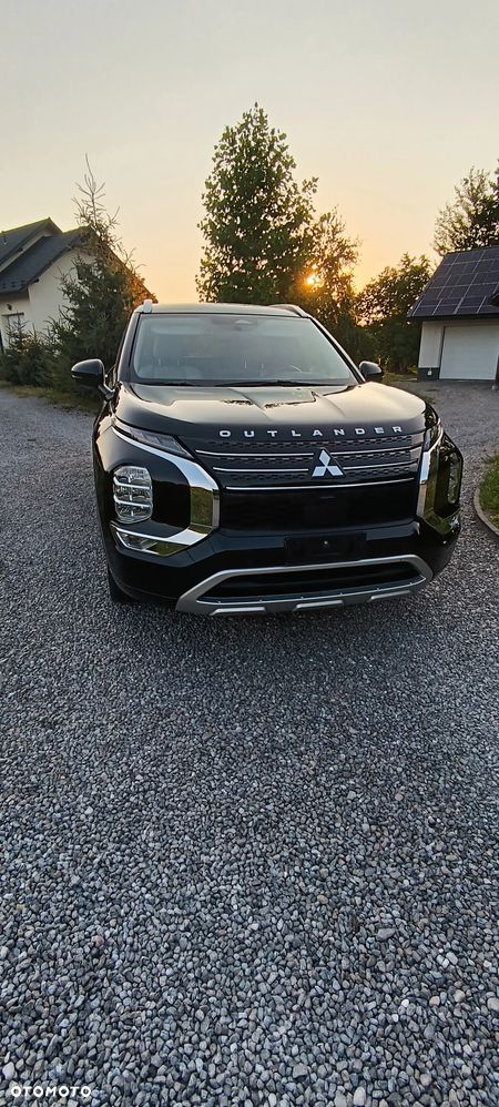 Mitsubishi Outlander - 3