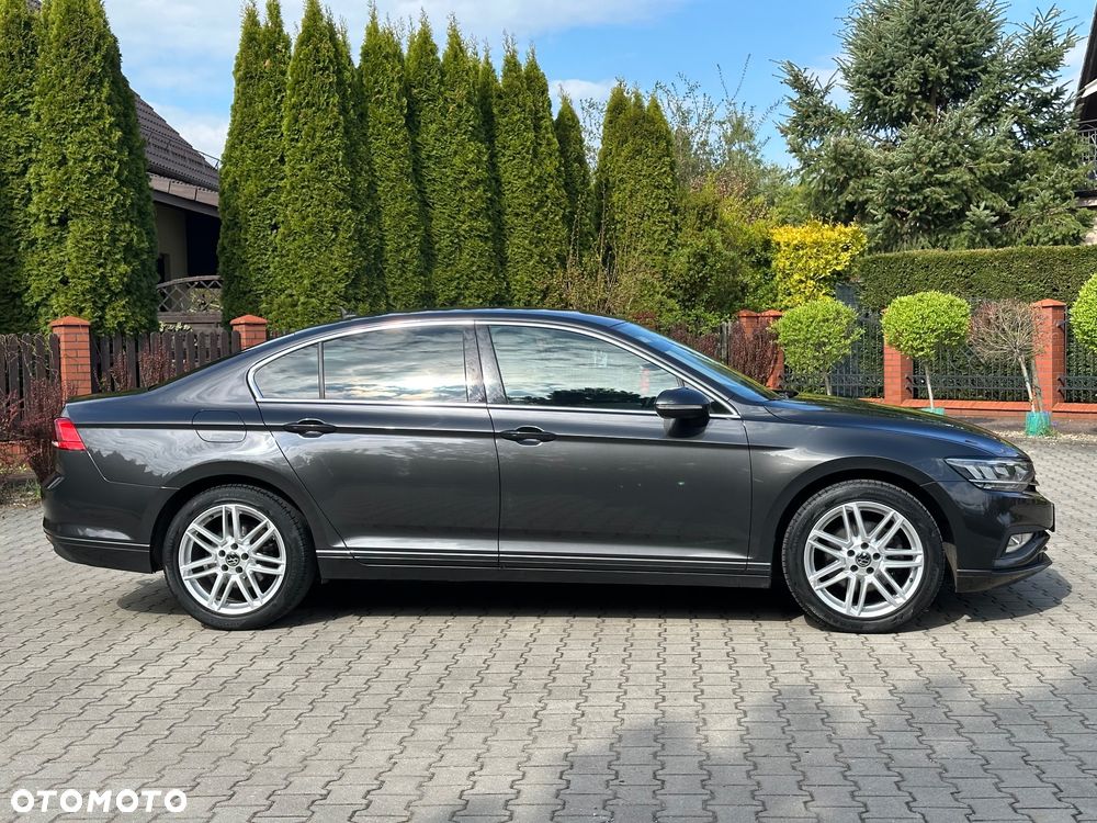 Volkswagen Passat 2.0 TDI Elegance DSG - 9