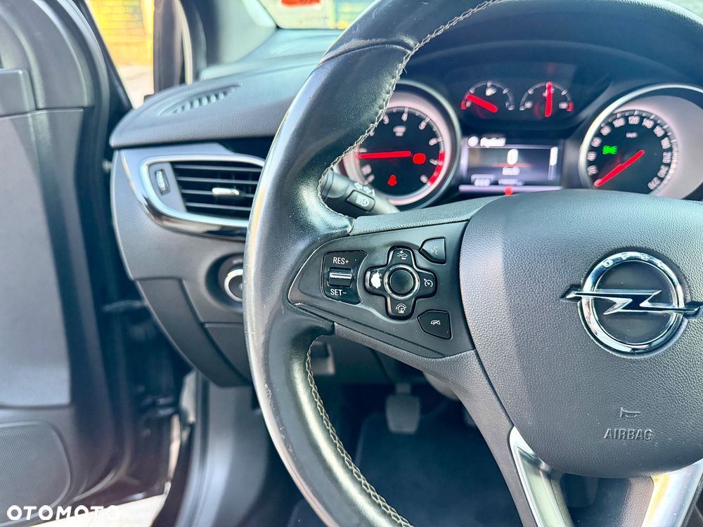 Opel Astra 1.6 T Dynamic S&S - 16