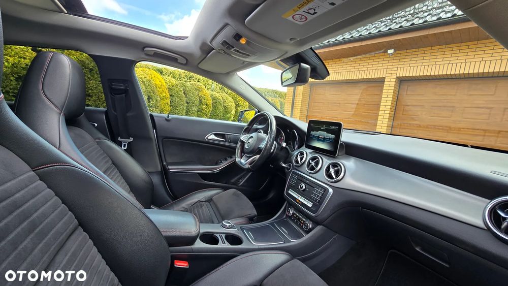 Mercedes-Benz CLA 200 d 7G-DCT AMG Line - 24