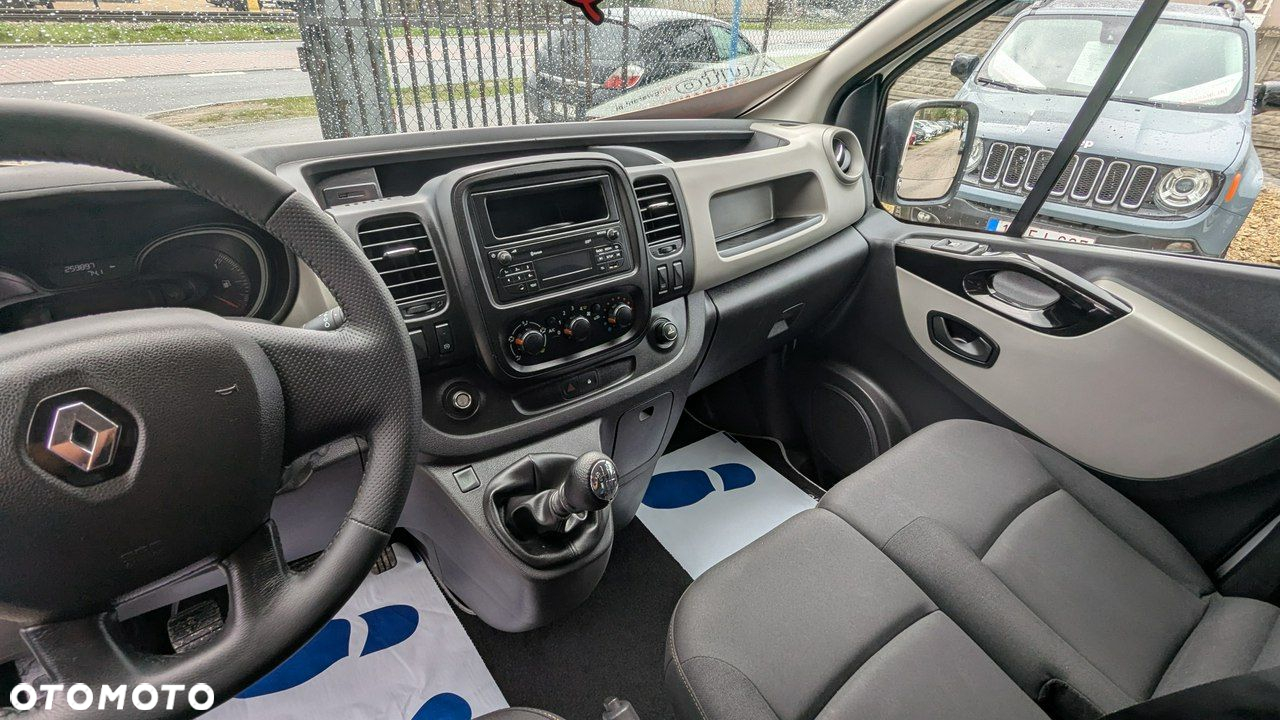 Renault Trafic - 18
