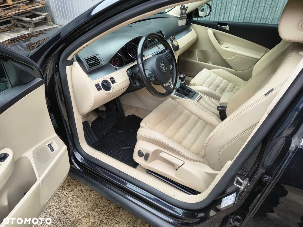 Volkswagen Passat - 6