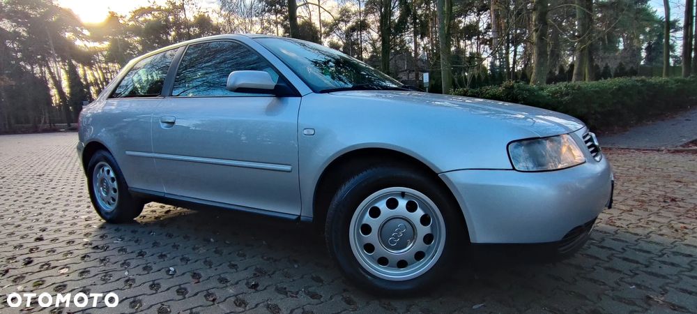 Audi A3 3-drzwiowe 1.6 Ambiente - 2